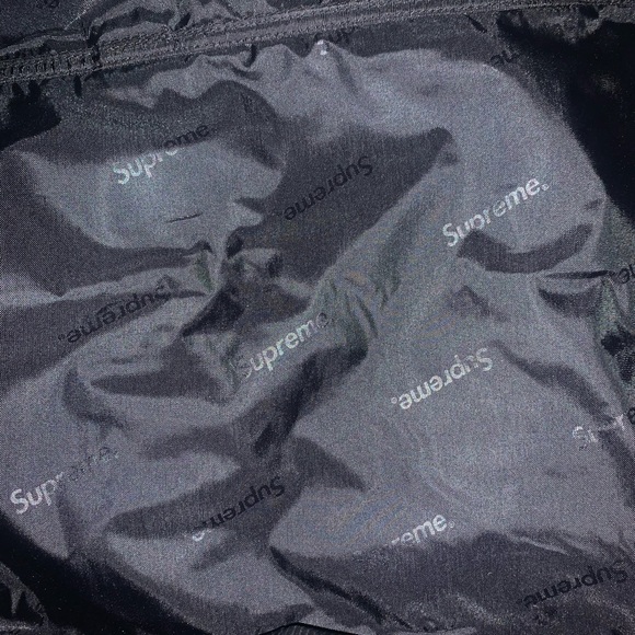 Supreme Duffel bag FW18 - Picture 4 of 5